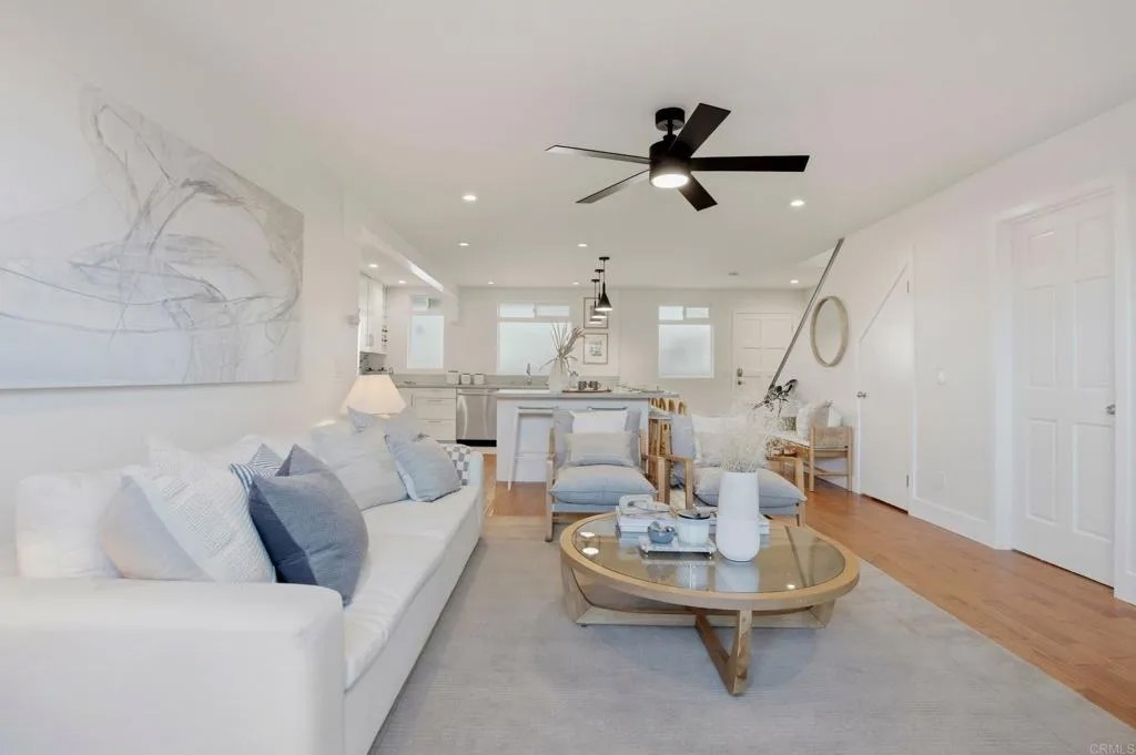 5027 Santa Monica Avenue B