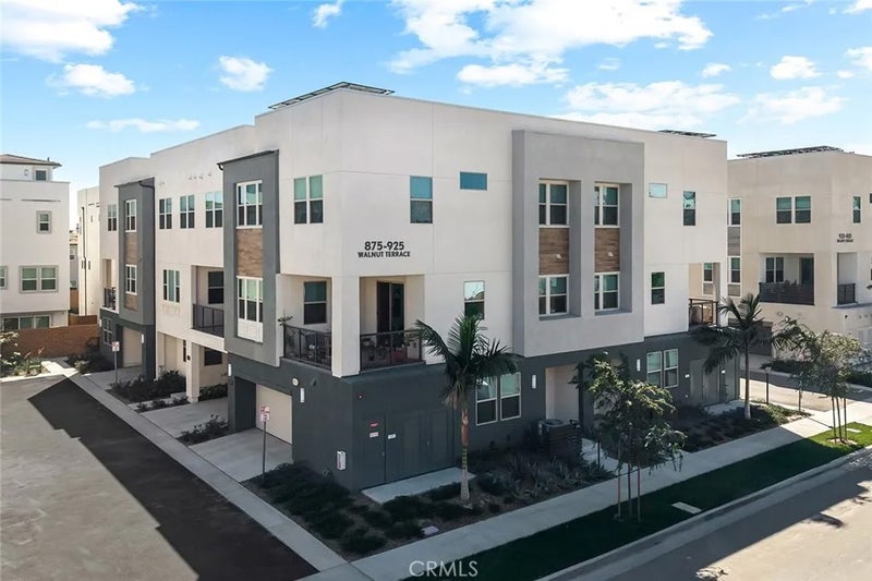 875 Walnut Terrace