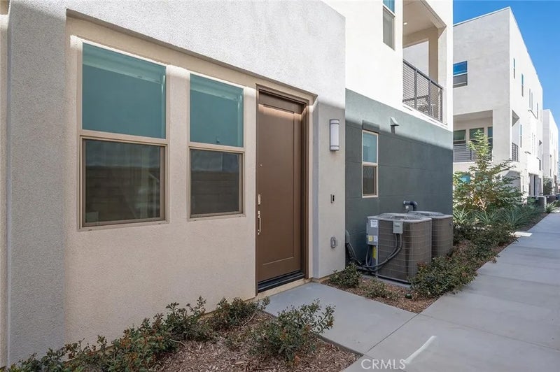 875 Walnut Terrace