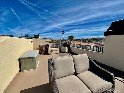 Tiny photo for 227 S Helberta Avenue #B, Redondo Beach, CA 90277 (MLS # PV25266489)