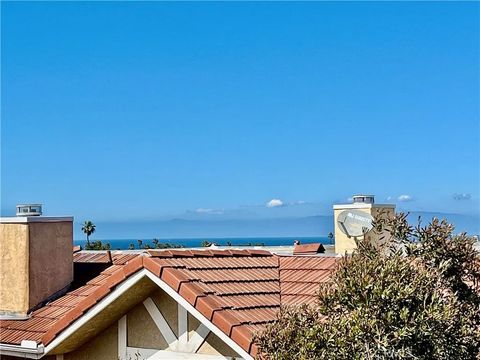 Tiny photo for 227 S Helberta Avenue #B, Redondo Beach, CA 90277 (MLS # PV25266489)