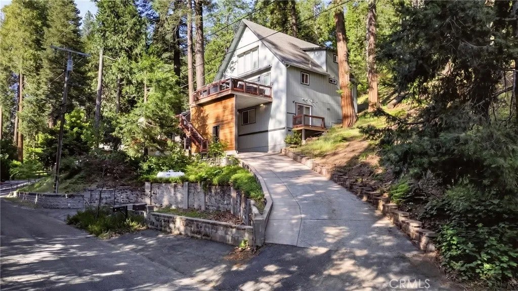 Photo of 22437 Robin Hood Dr, Twain Harte, CA 95383 (MLS # MC26109330)