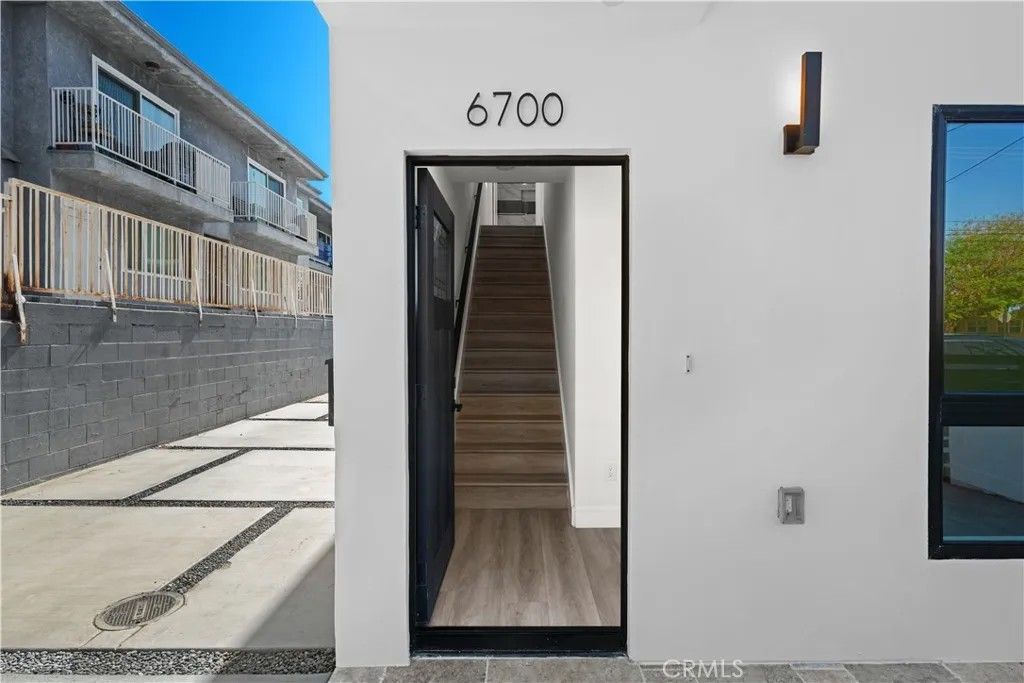 Photo of 6700 Kester Avenue, Van Nuys, CA 91405 (MLS # MB26023141)