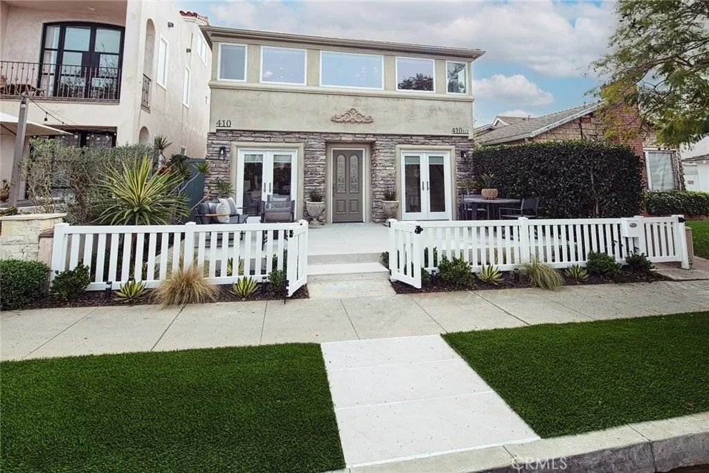 Photo of 410 Acacia Ave, Corona Del Mar, CA 92625 (MLS # OC26021814)