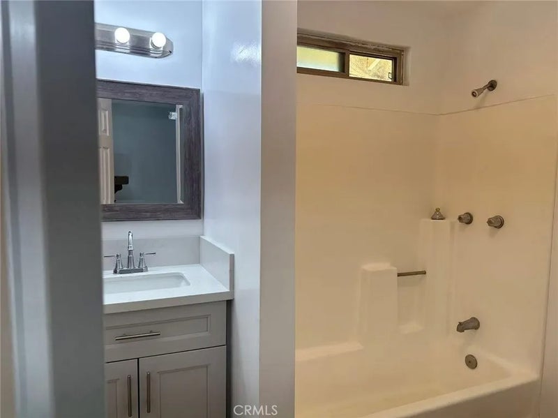 2323 W Cedarwood