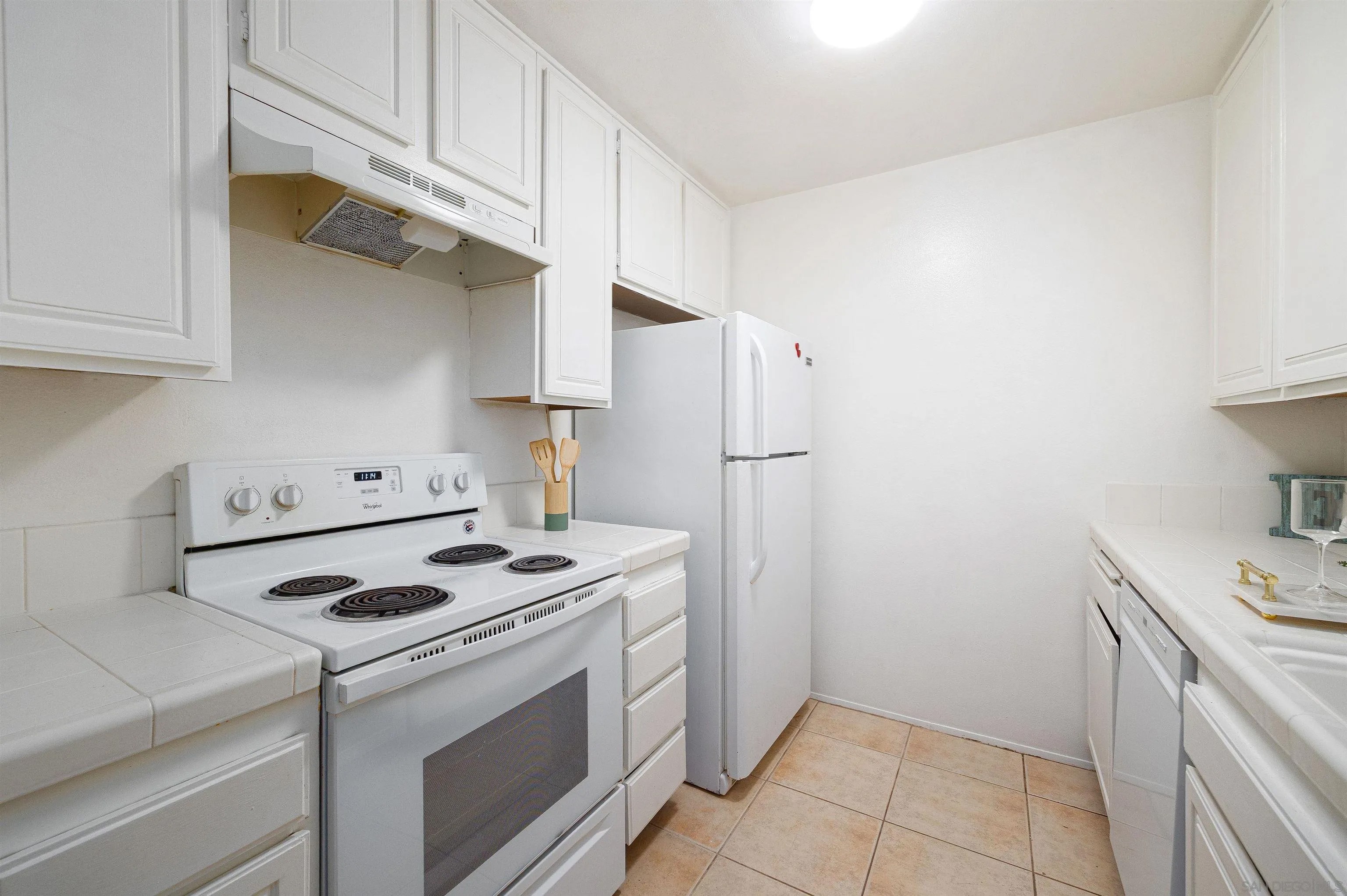 3672 Clairemont Dr 1B