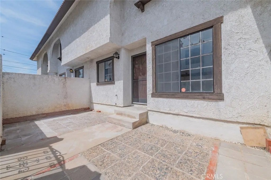 232 W Mission C