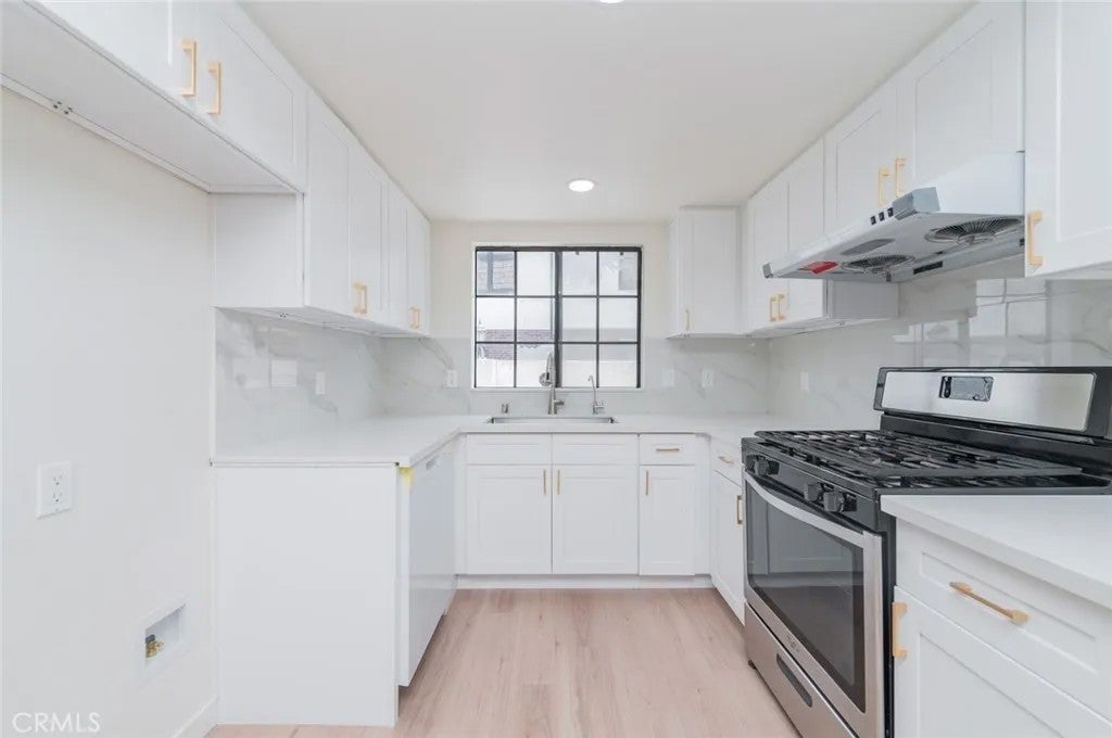 232 W Mission C