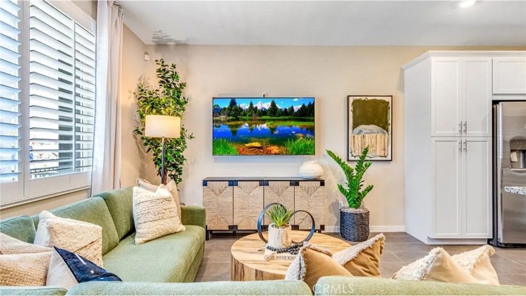 Photo of 4315 S Grasly Paseo, Ontario, CA 91762 (MLS # SW26019959)