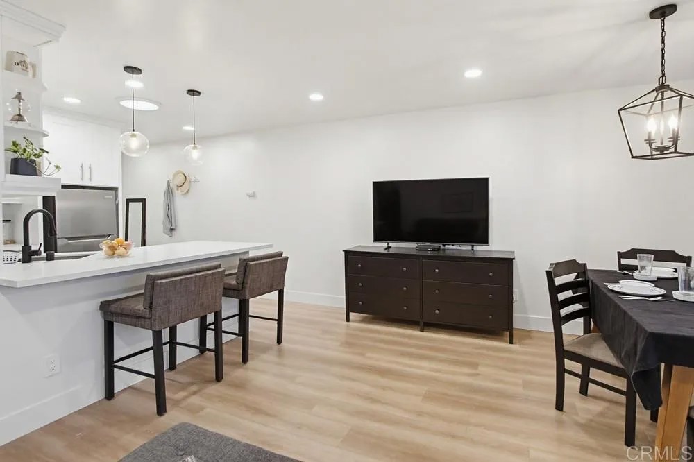 3950 Cleveland Avenue 211