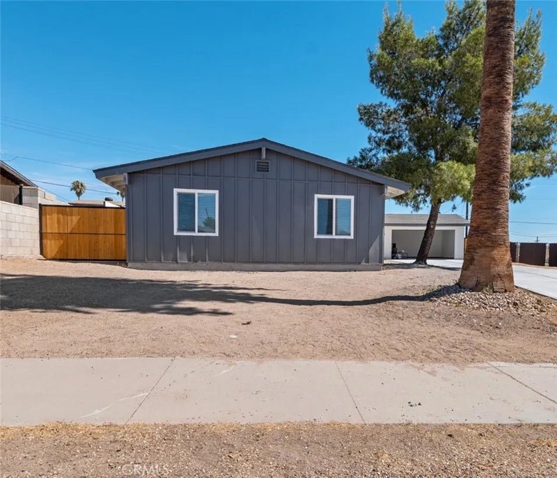 1213 E Virginia Way