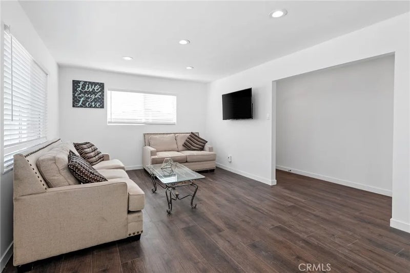 1213 E Virginia Way
