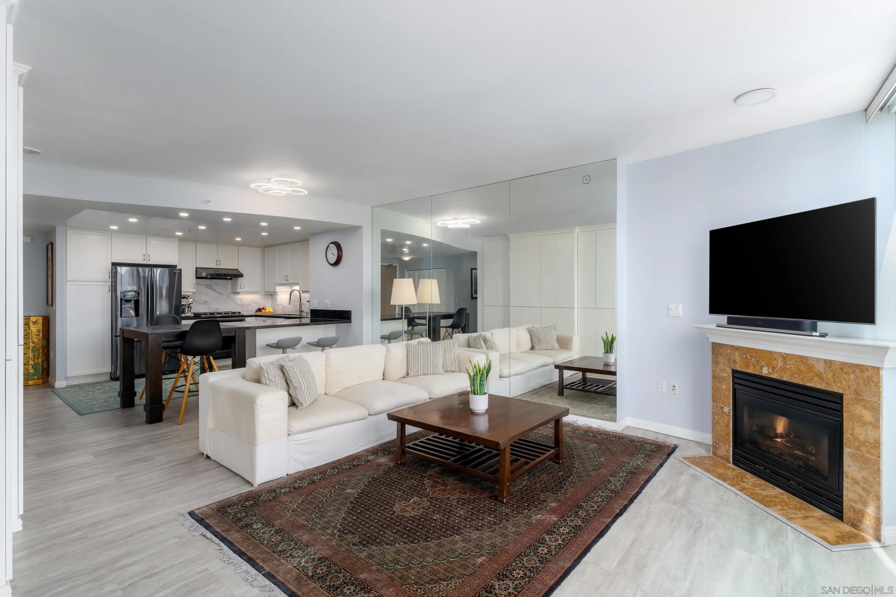555 Front St 303
