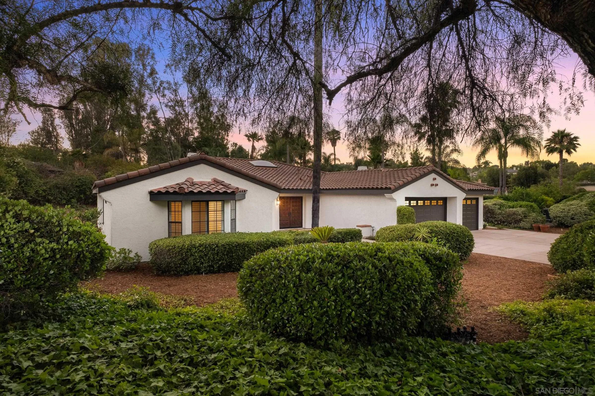 3309 Lomas Serenas