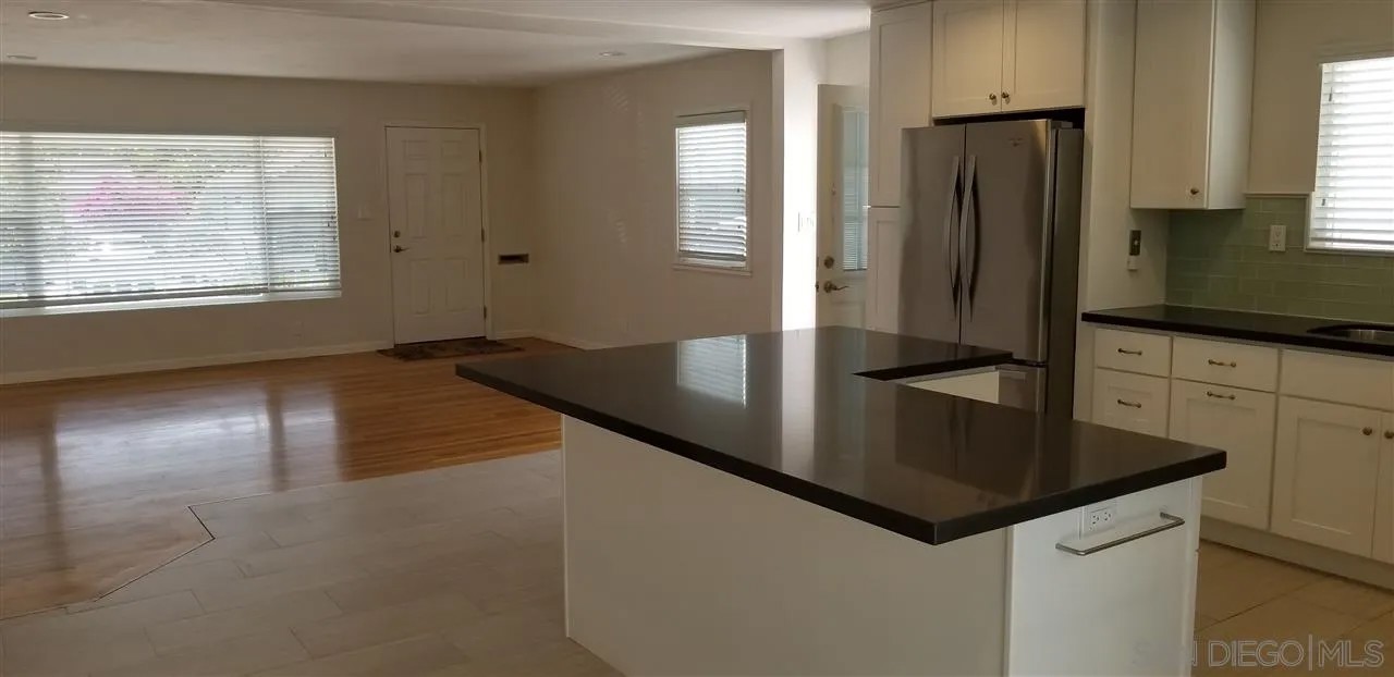 3445 Bayonne