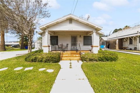 Photo of 27116 Pacific St, Highlands, CA 92346 (MLS # OC26049631)