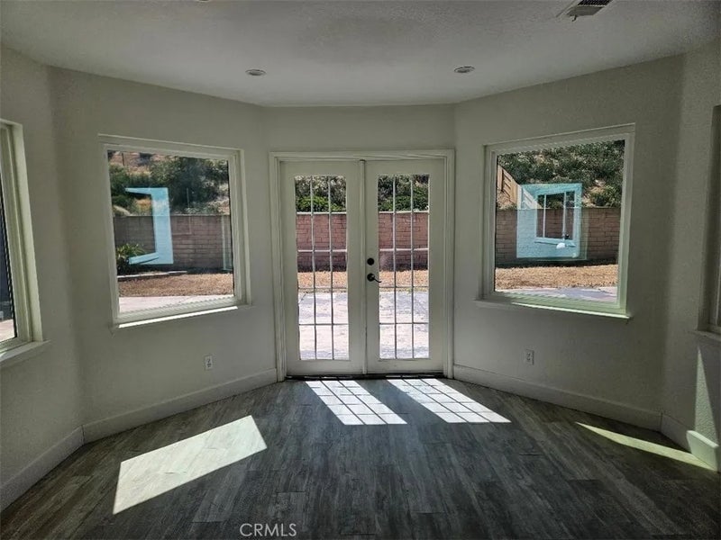 22687 Valley Vista