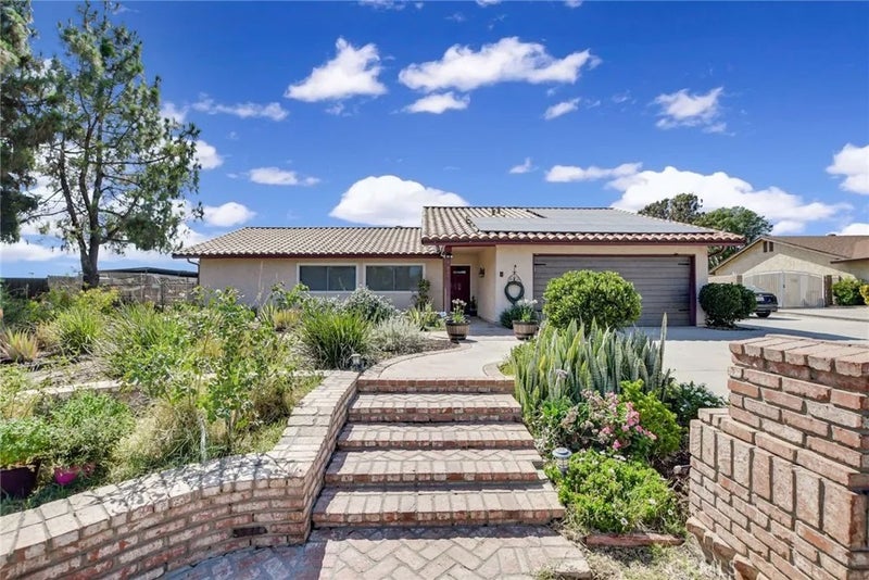 4805 Horseshoe Lane
