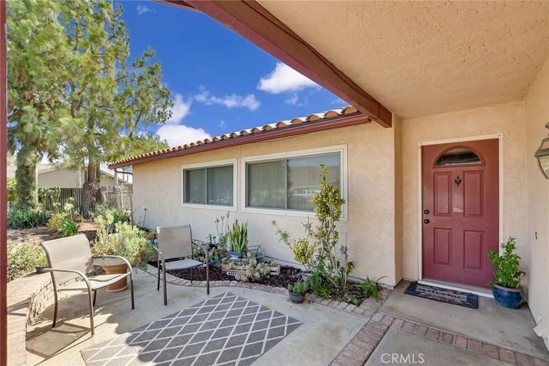 4805 Horseshoe Lane