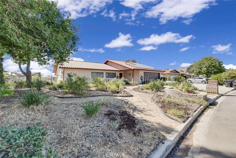 4805 Horseshoe Lane