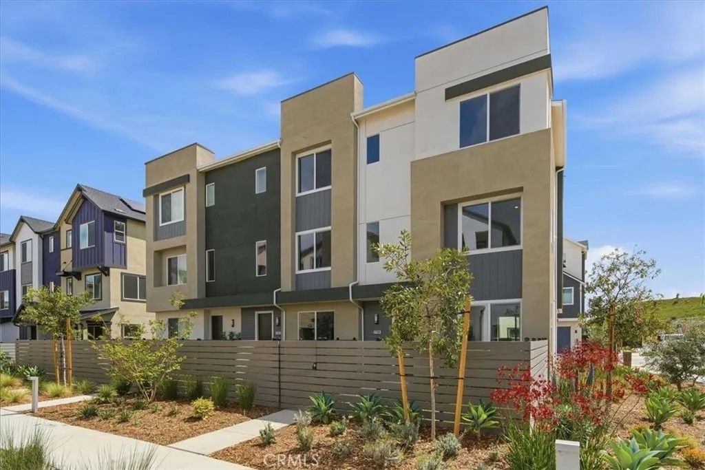 Photo of 27314 Bear Creek Lane, Valencia, CA 91381 (MLS # IV26095174)