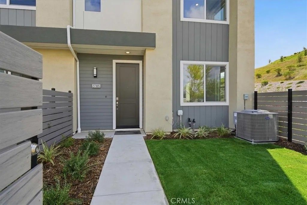 Photo of 27314 Bear Creek Lane, Valencia, CA 91381 (MLS # IV26095174)