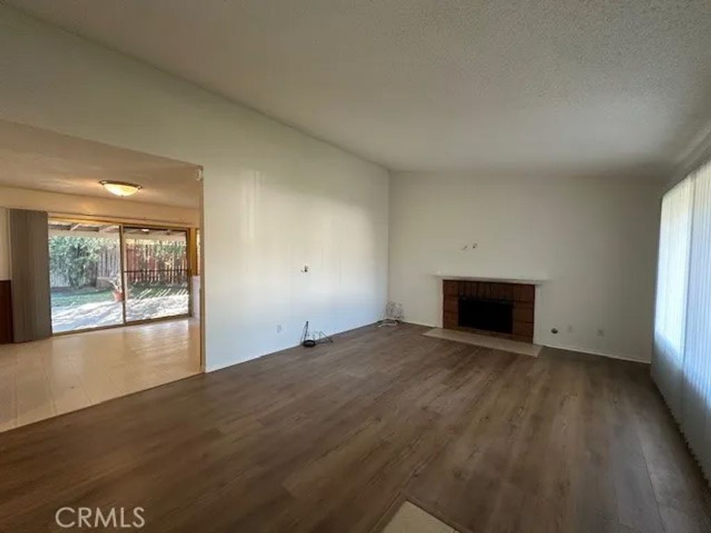 Photo of 528 Shenandoah Street, Thousand Oaks, CA 91360 (MLS # SR25274101)