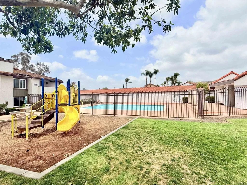 9877 Caspi Gardens Dr 8