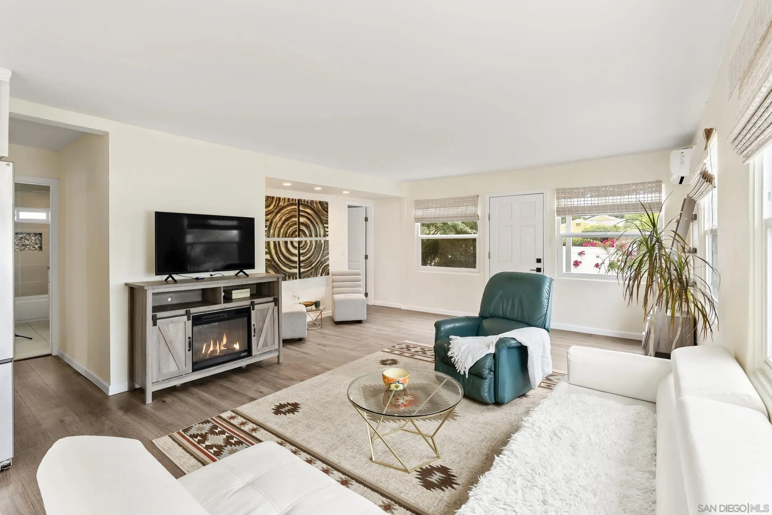 San Diego, California 91945, United States, 4 Bedrooms Bedrooms, ,3 BathroomsBathrooms,Residential,Active,214786