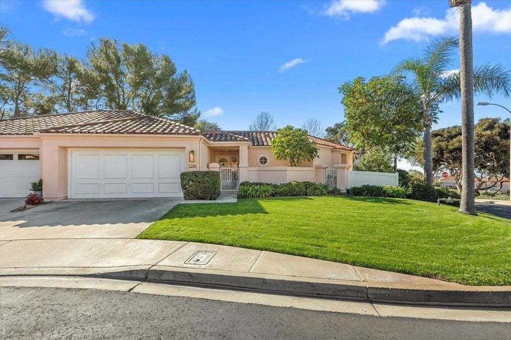 Photo of 1299 Via Apuesto, San Marcos, CA 92078 (MLS # 2601019)