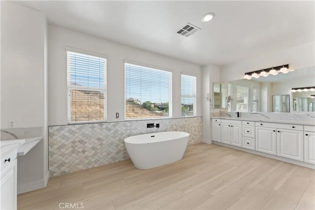 Photo of 16395 Ridge Field, Riverside, CA 92503 (MLS # IV26028560)