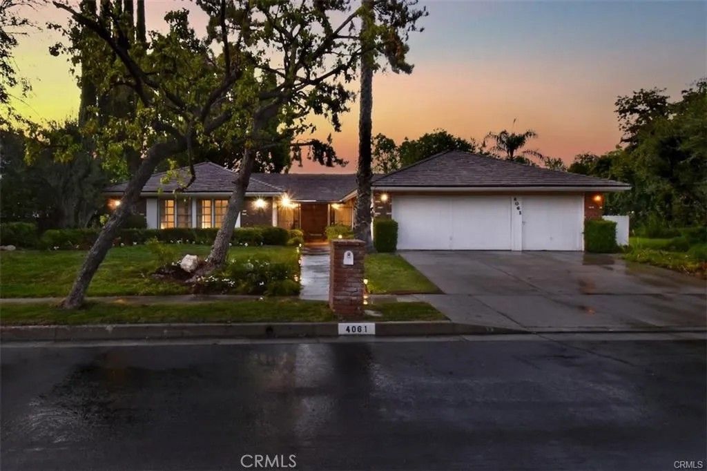 Photo of 4061 Falling Leaf, Encino, CA 91316 (MLS # SR25273837)