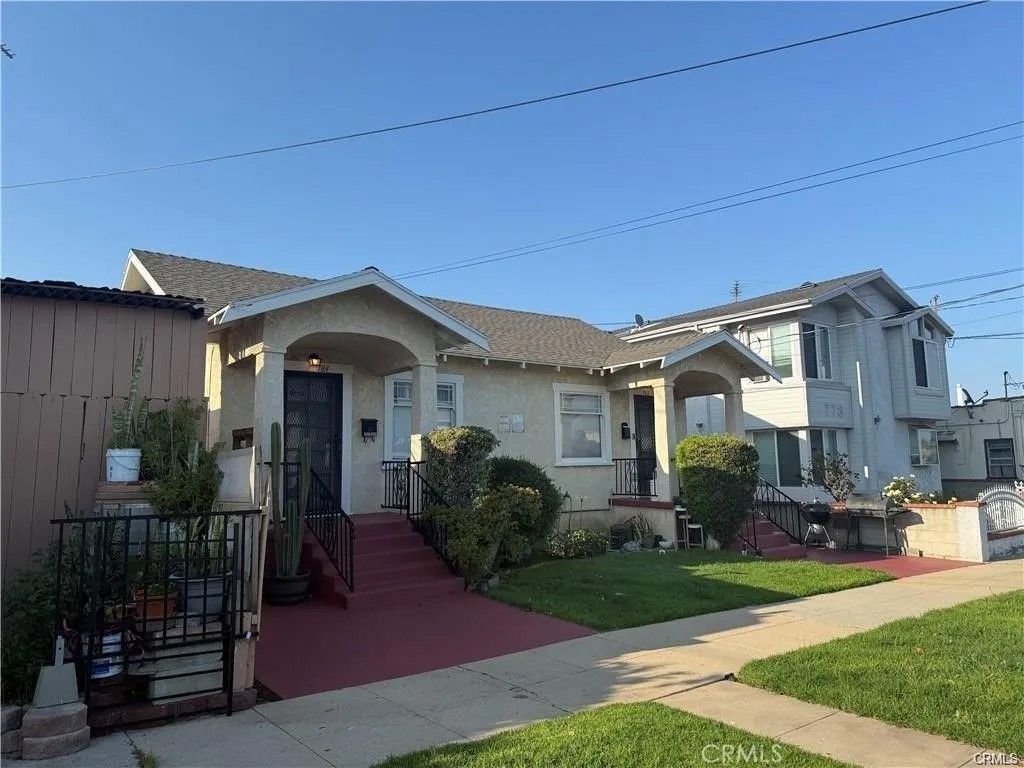 Photo of 782 W 14th Street, San Pedro, CA 90731 (MLS # SB26051988)