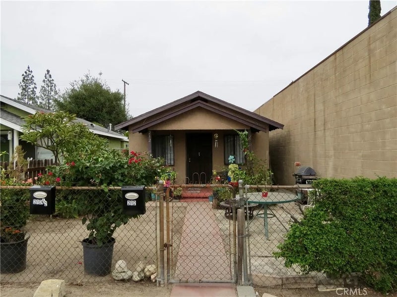 212 N Azusa