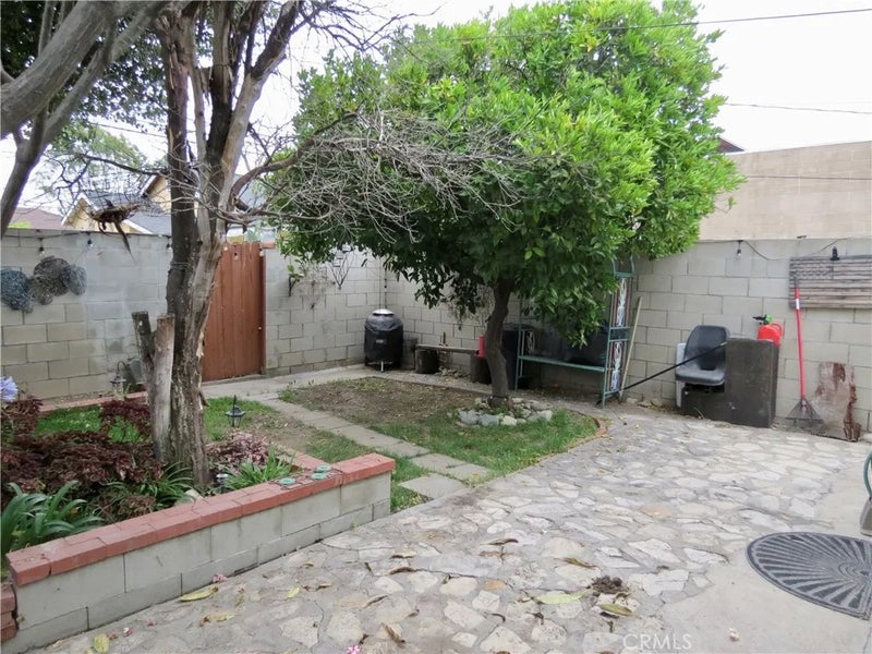 212 N Azusa