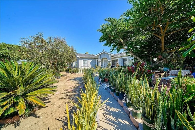1390 W 33rd Street