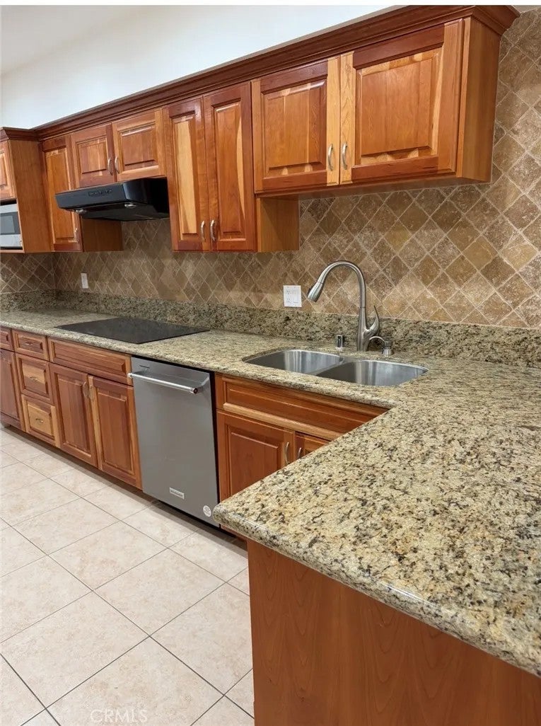 Photo of 4807 Woodley Ave #309, Encino, CA 91436 (MLS # SR26163775)