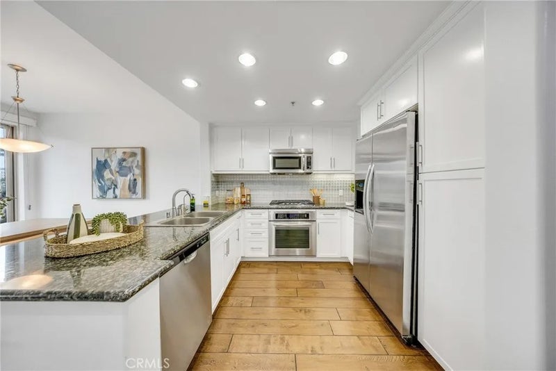 931 E Walnut 307