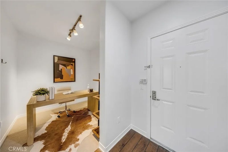 931 E Walnut 307