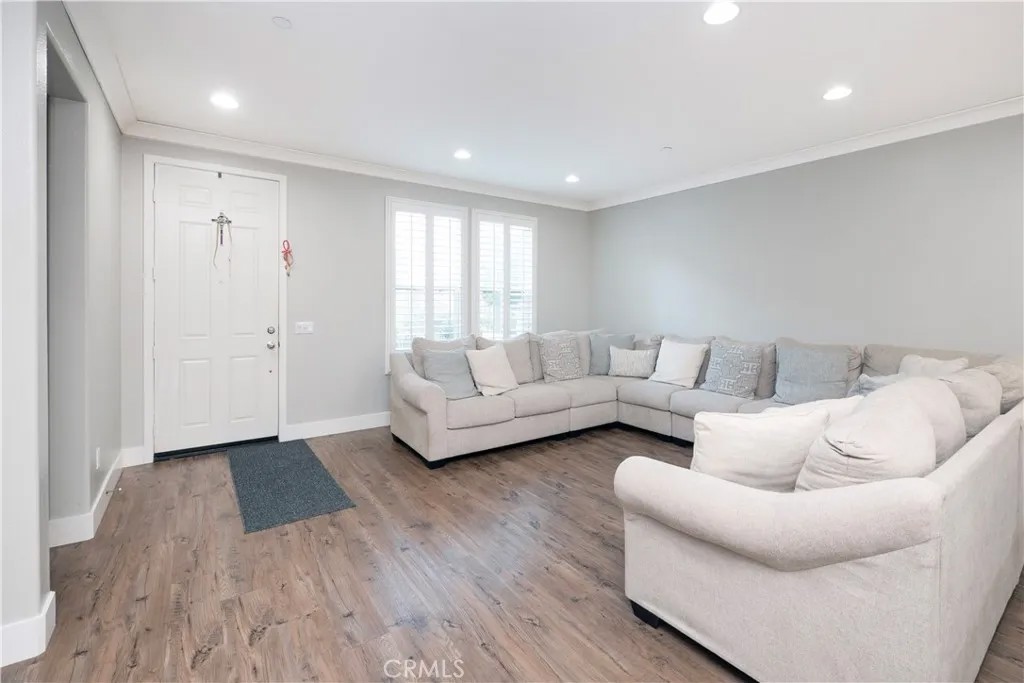 15723 Parkhouse