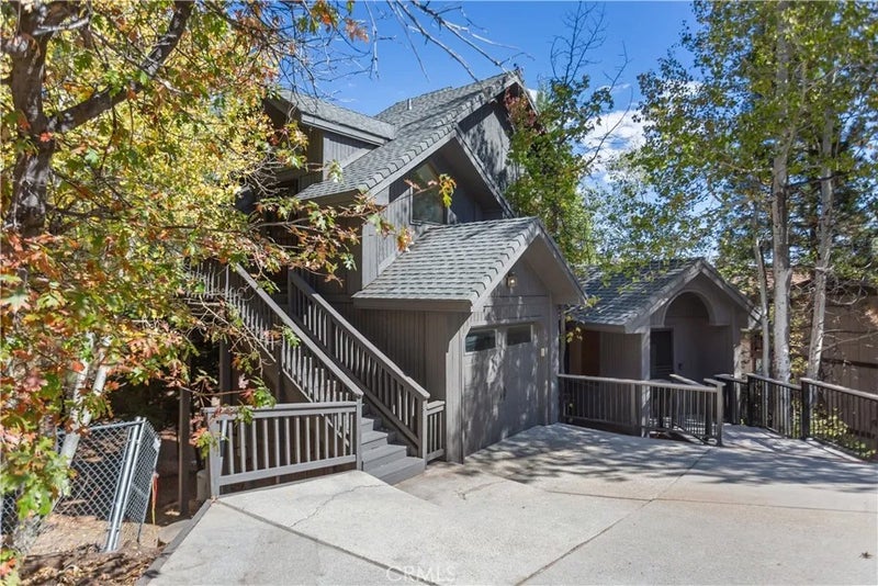 1915 Nob Hill Dr.