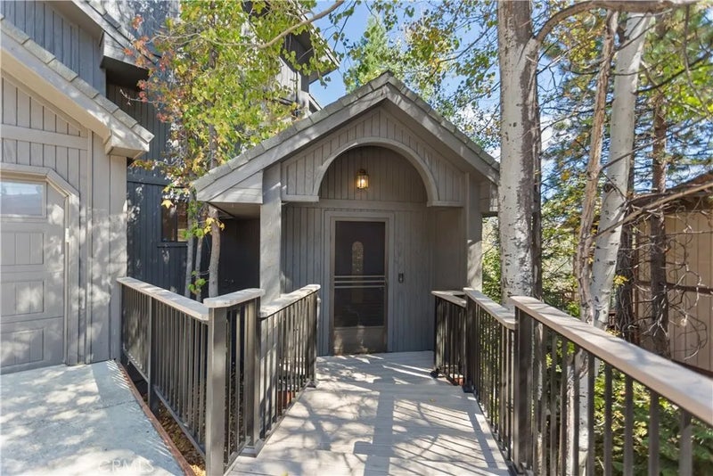 1915 Nob Hill Dr.