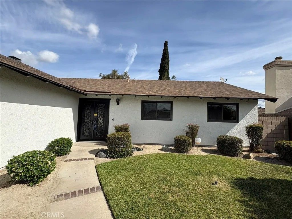 Photo of 17541 Pine Circle, Yorba Linda, CA 92886 (MLS # TR26094041)