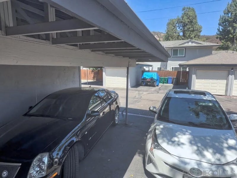 10618 QUEEN JESSICA LN