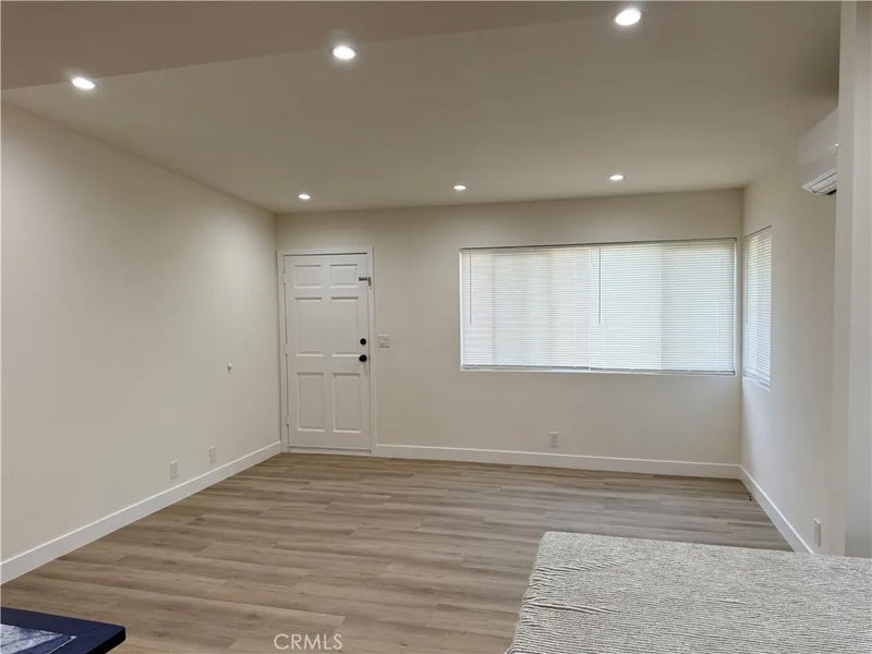 440 E 234th Walk