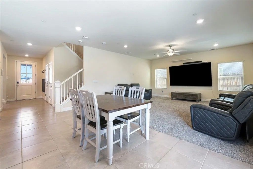 Photo of 6883 E Robinson Ave, Fresno, CA 93727 (MLS # FR26045916)