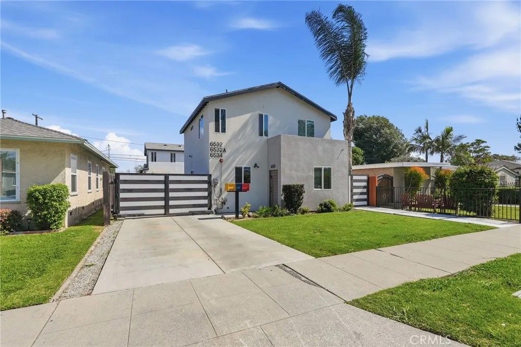 Photo of 6532 Johnson Ave, Long Beach, CA 90805 (MLS # DW26054294)