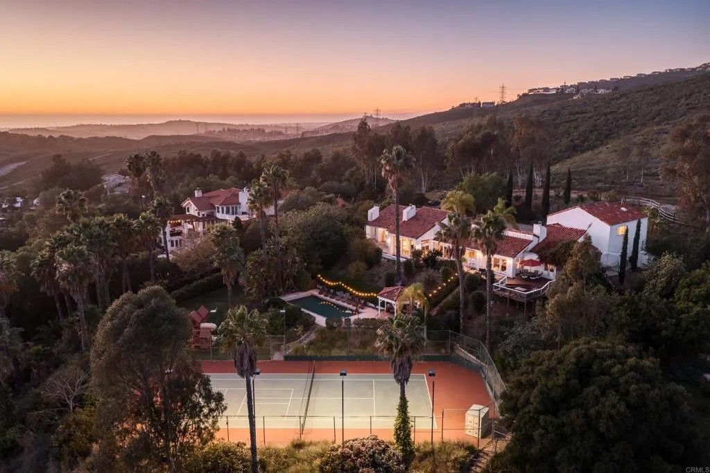 Photo of 20780 Fortuna Del Norte, Escondido, CA 92029 (MLS # NDP2601241)