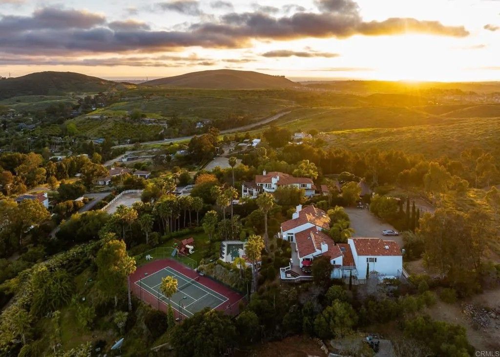 Photo of 20780 Fortuna Del Norte, Escondido, CA 92029 (MLS # NDP2601241)