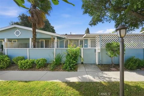 Photo of 19220 Avenue Of The Oaks #A, Newhall, CA 91321 (MLS # SR26067890)